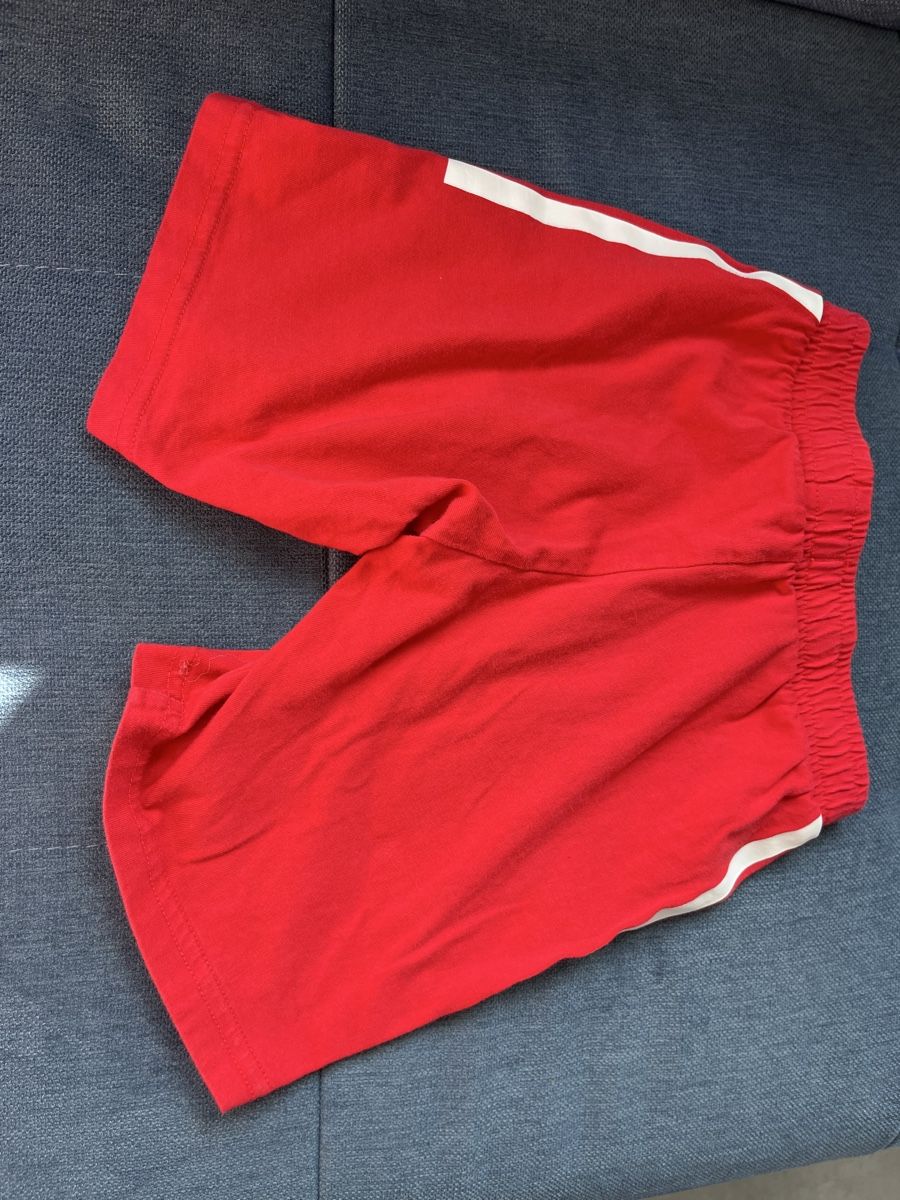 Kleiderpakete & -sets: 2er Set kurze Hose mit Marvel Shirt Grösse 104 – Gebraucht aus Altikon von shiva123shiva 3