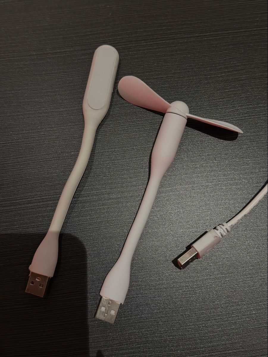 Tische: Betttisch mit USB-Anschüsse, Mini Ventilator und Lampe – Neu (gemäss Beschreibung) aus Tuggen von jess_gls06 1