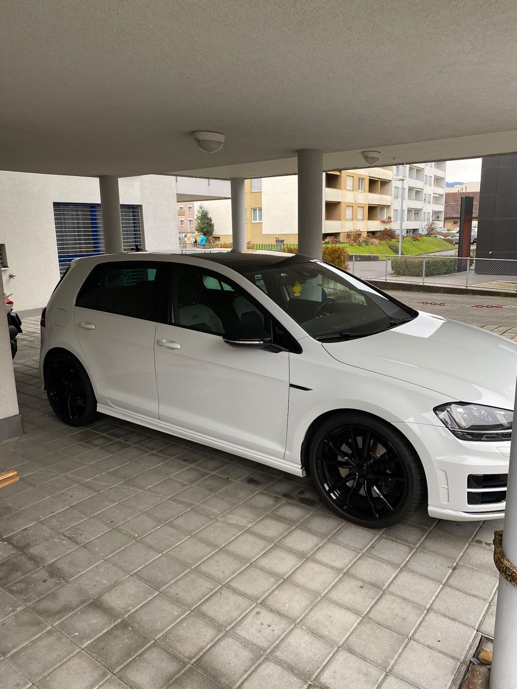 VW Automobili: Golf 7 R – Usato da Baar venduto da The-blinker 3