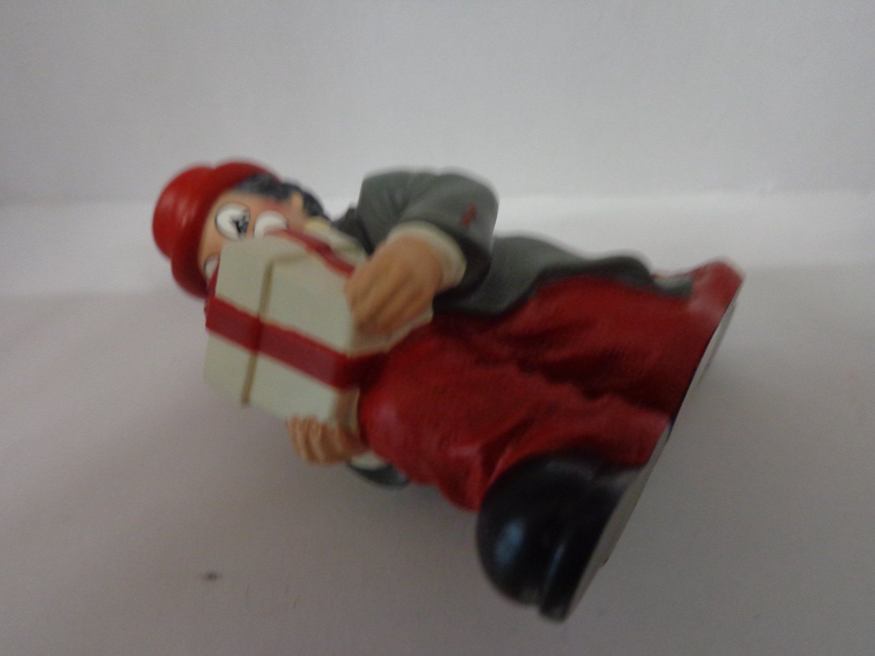 Statuette: Gilde Clown knieend mit Geschenk Hut rot – Nuovo (secondo la descrizione) da Liestal venduto da Gecko16 8