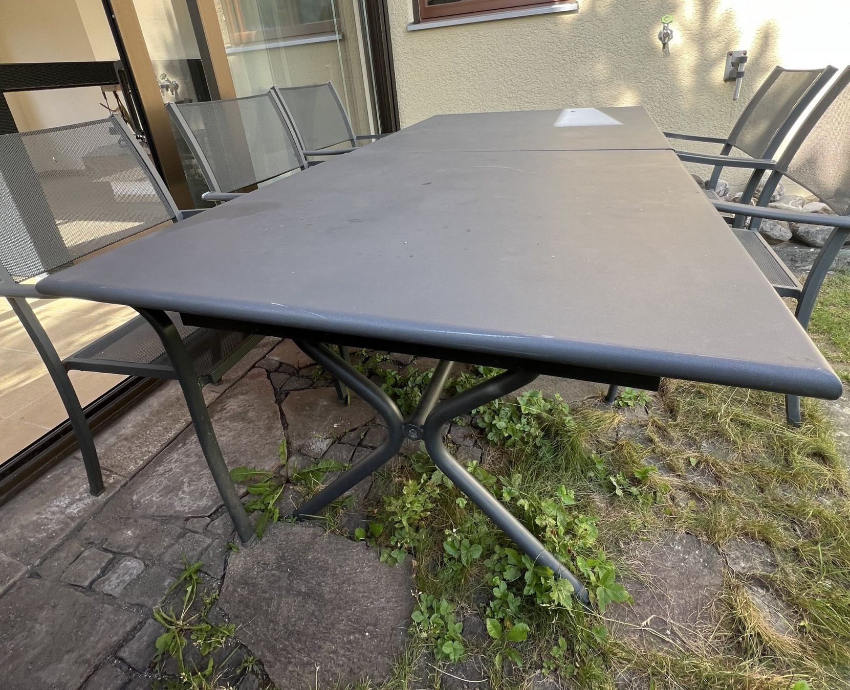 Tables: Gartentisch mit 8 Stühlen – D'occasion à Appenzell par oli_8dbc 1