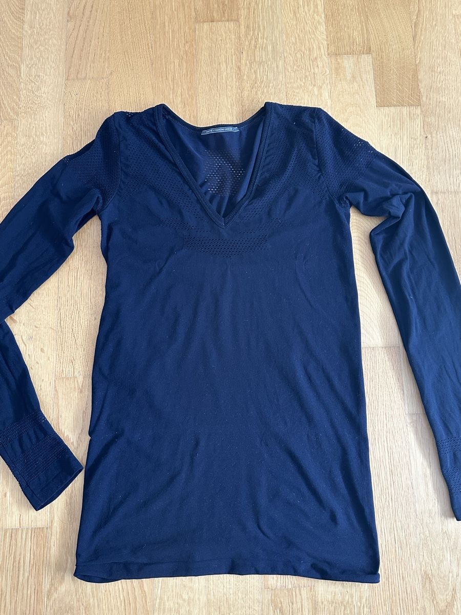 Top: Langarmshirt Marithe Francois Girbaud dunkelblau Grösse 4 – Usato da Riehen venduto da filofax123 2