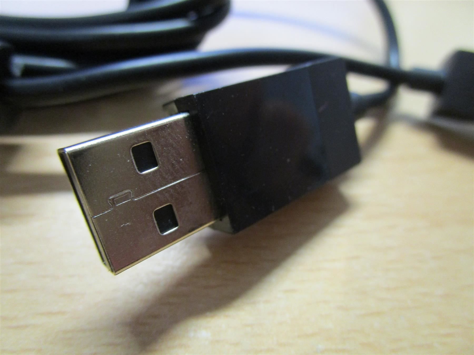 Microsoft Cavi: Xbox One Pad Ladekabel USB - 3 Meter – Nuovo (secondo la descrizione) da Goldau venduto da agestuffer 1