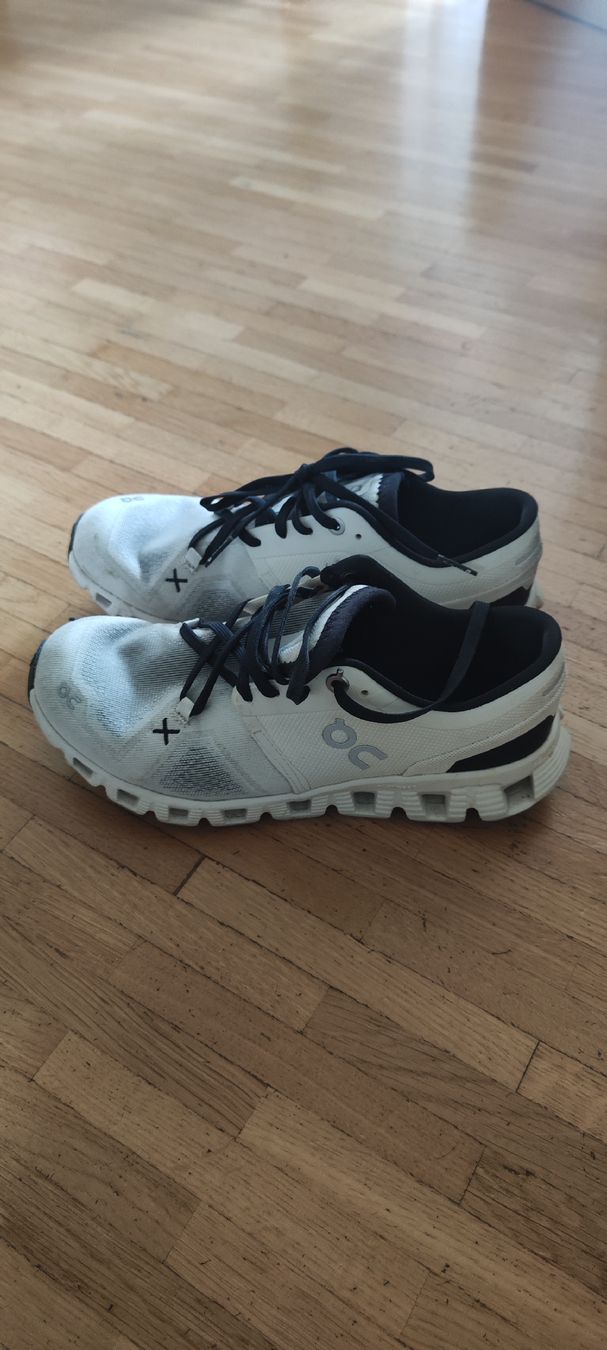 On Scarpe da donna: On Running Cloud X 3 Women's – Usato da Zürich venduto da sla_5mqv