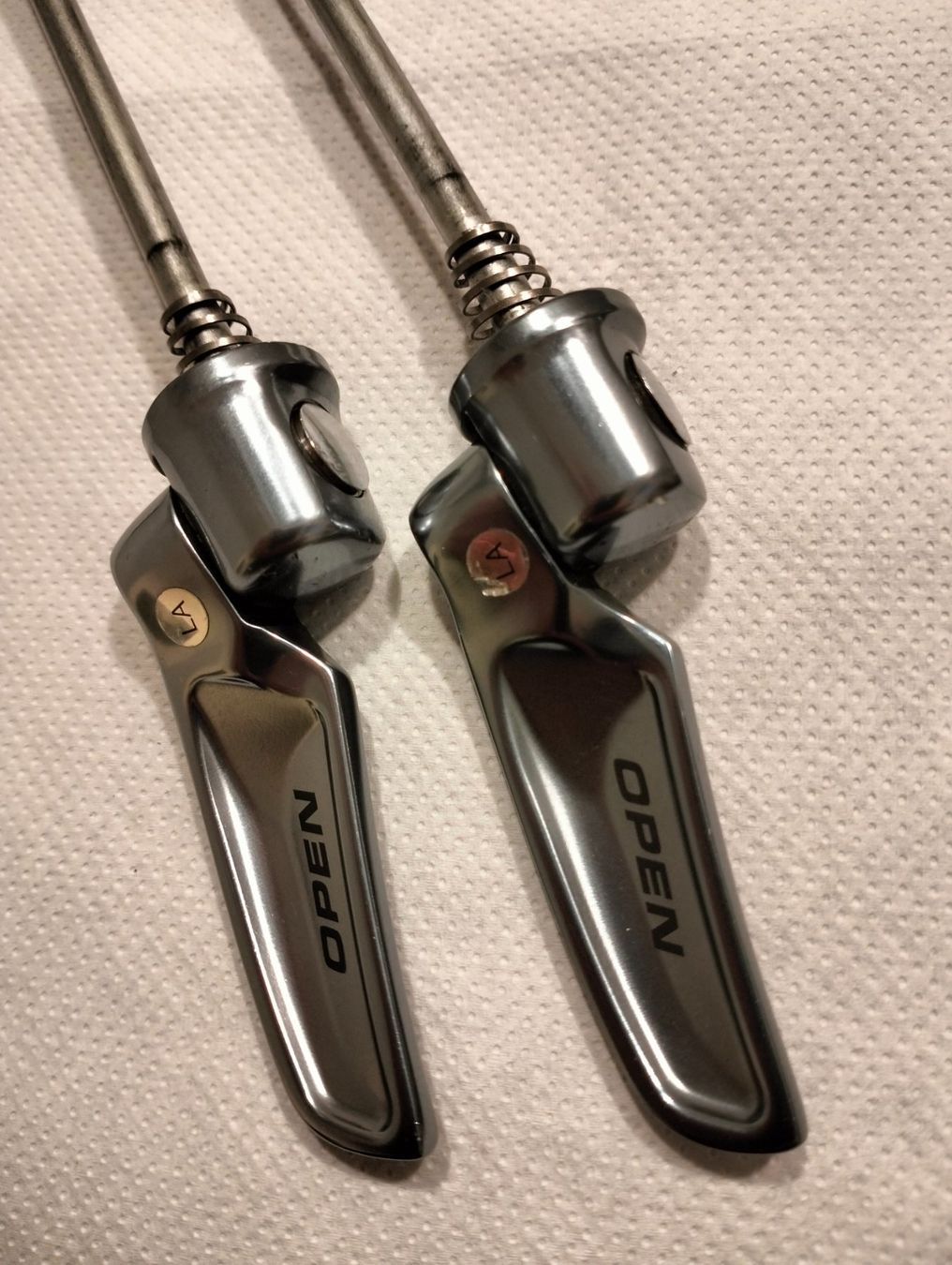 Shimano Ersatzteile: Shimano Dura Ace Schnellspanner Set – Gebraucht aus Uster von KarlZH 1