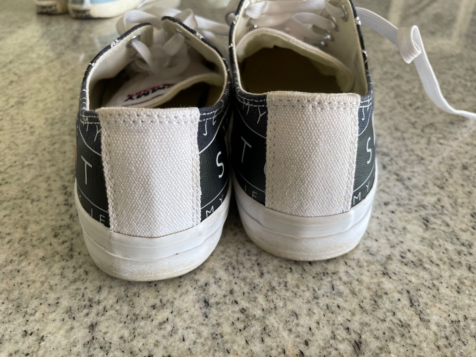 Tommy Hilfiger Damenschuhe: Tolle Sneaker von Tommy Hilfiger – Gebraucht aus Neuwilen von bobbel01 3