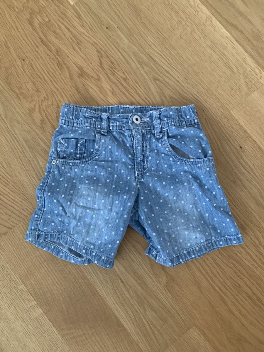 Pantaloni: Shorts Gr. 116 – Usato da Dinhard venduto da PS83
