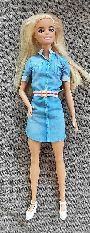 Case e mobili per bambole: Barbie "Traumvilla" in Jeanskleid – Usato da Windisch venduto da Dan.Win