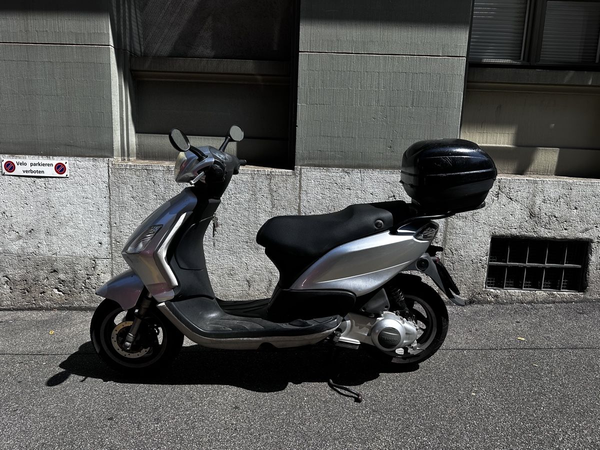 Piaggio Strada: Piaggio fly 125 mit Prüfmängel – Usato da Bern venduto da Oiram17
