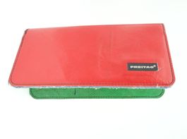 FREITAG Reise-Etui / Heft-Hülle / Passhülle rot/grün