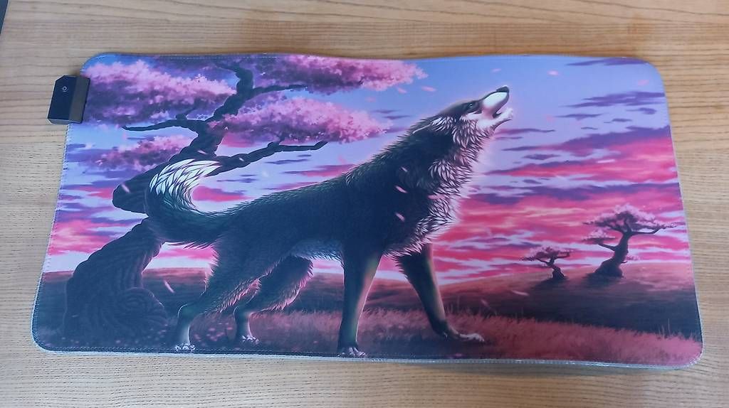 Tappetini per mouse: Mausmatte Mousepad Wolf mit LED 30x60cm – Usato da Schötz venduto da tuepfliqueen