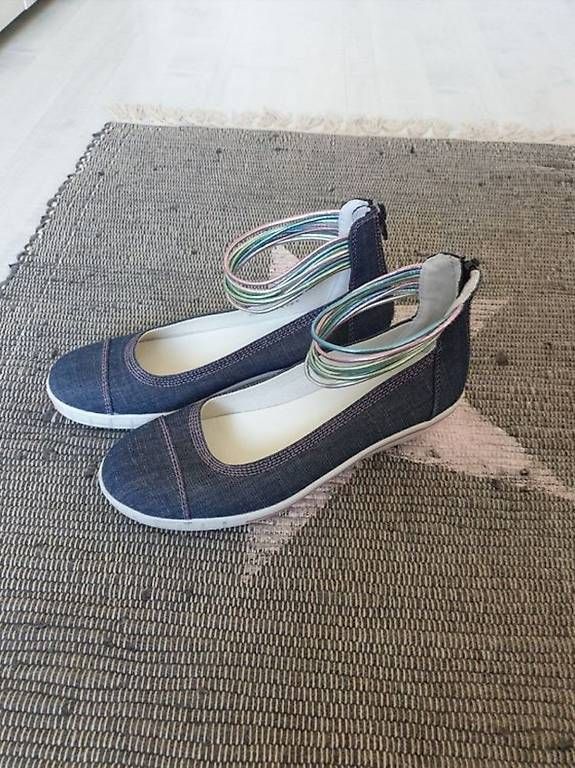 Scarpe da donna: neuwertige Schuhe Gr. 36 – Usato da Lohn SH venduto da Svalmi