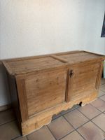 Antike Holztruhe