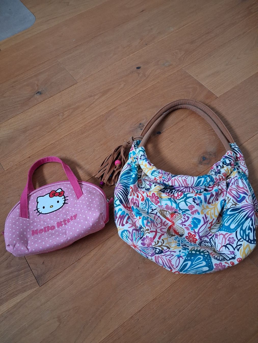 Kindertaschen: Farbenfrohe Sommer Handtasche mit Troddeln, – Gebraucht aus Roggliswil von buechi82
