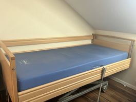 Elektrisches Pflegebett 90×200 cm inkl. Matratze