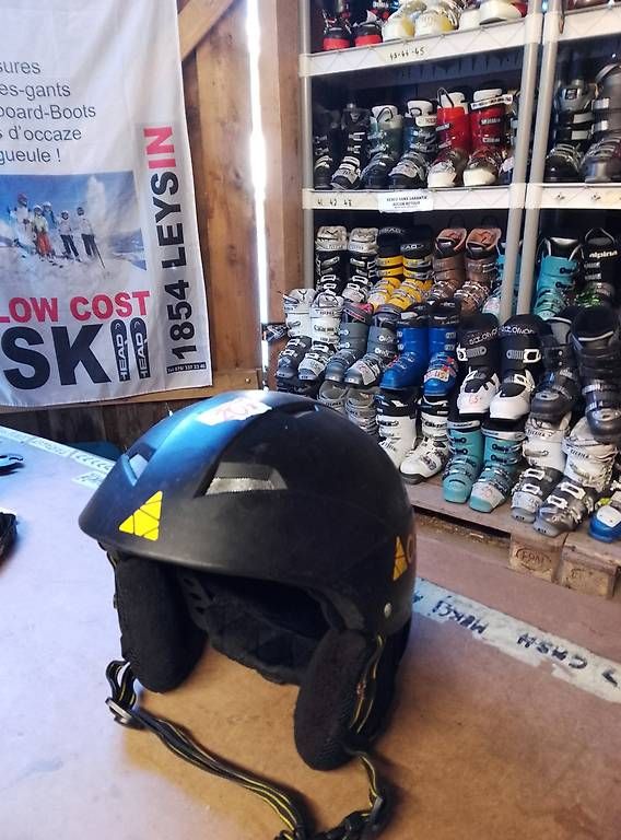 Skis: SKIS FREESTYLES  – D'occasion à Leysin par Liquidation-404 8