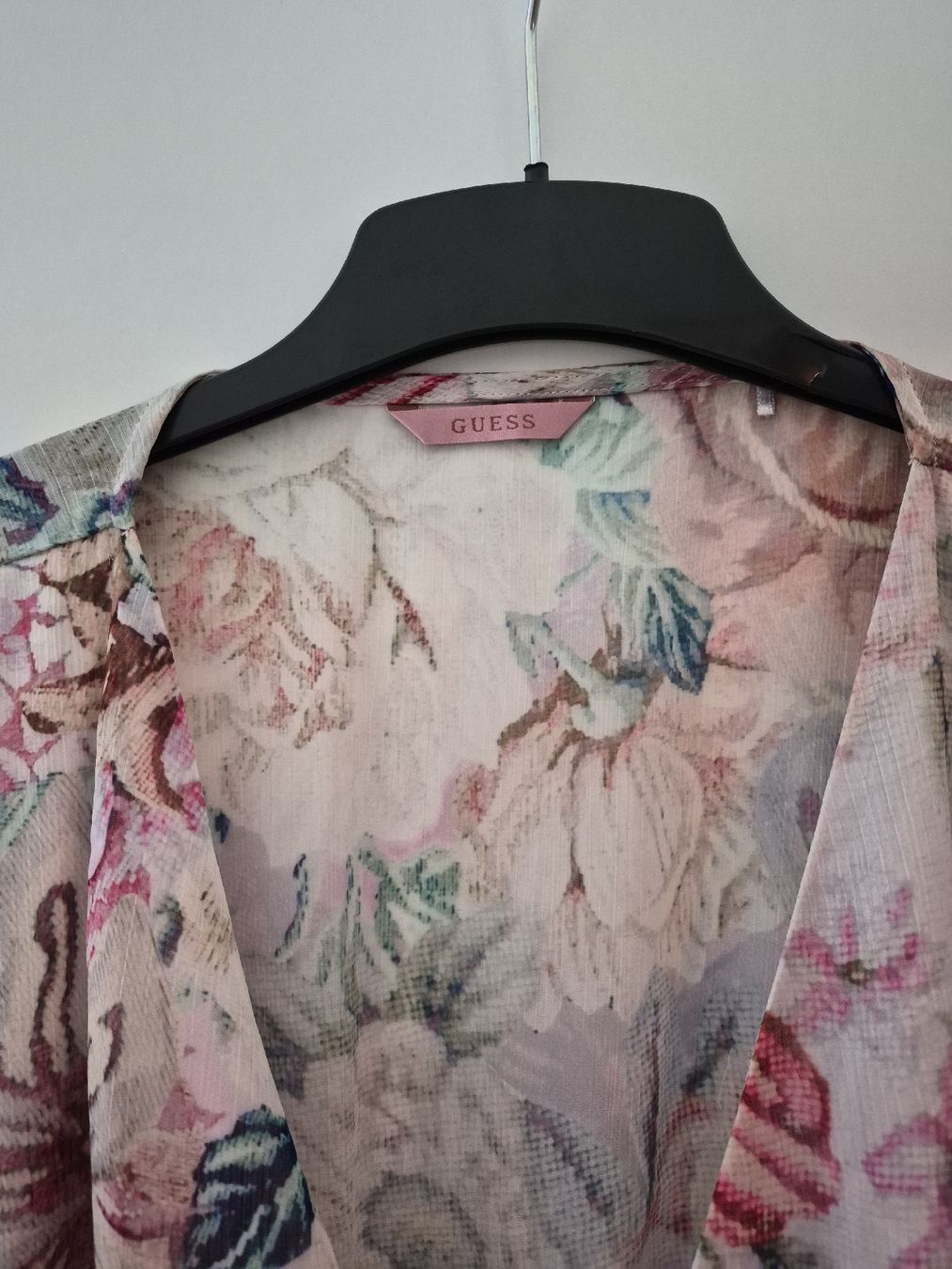 Guess Vestiti: vestito Guess – Nuovo (secondo la descrizione) da Castel San Pietro venduto da GAMBERONEe 2