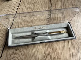Parker Kugelschreiber mit ABB Gravur – 45 Jahre – Etui