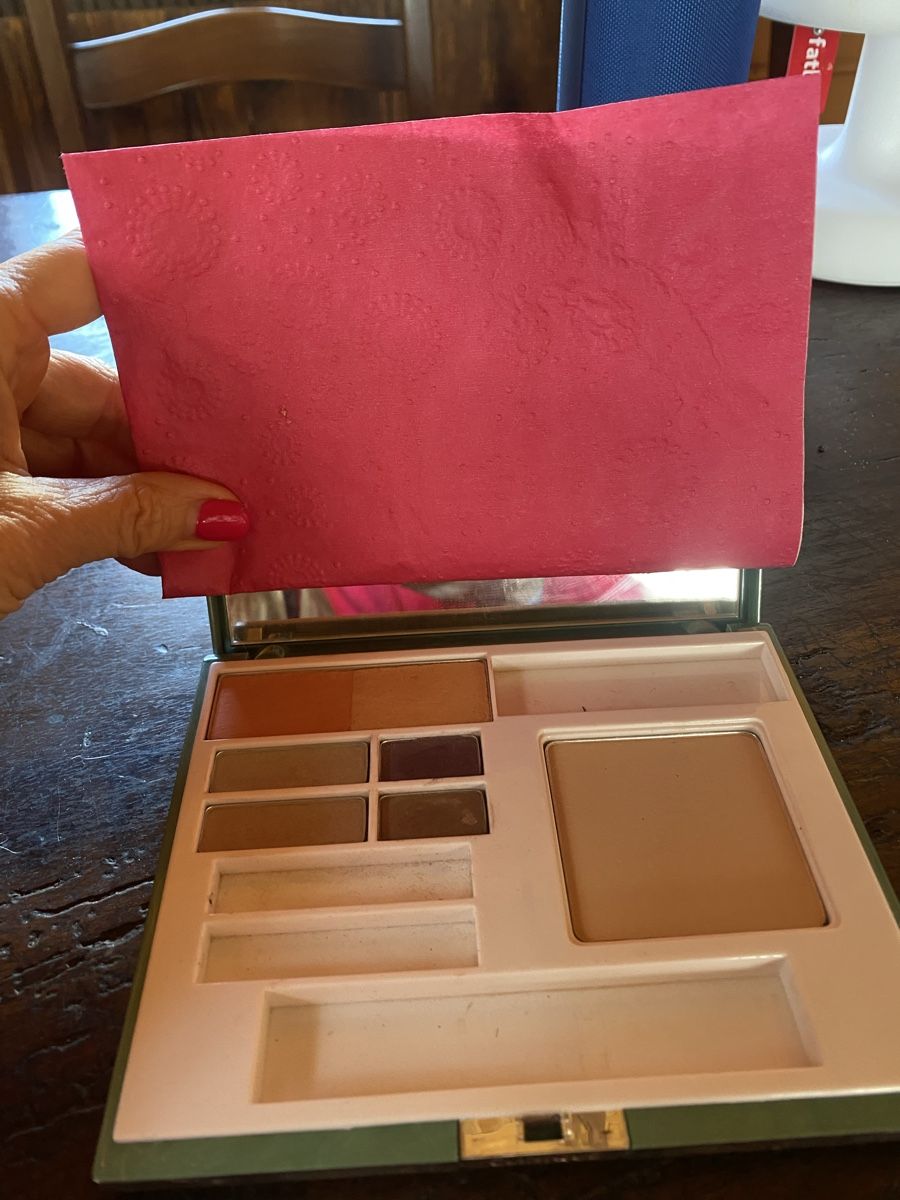 Clinique Make-up: CLINIQUE palette de maquillage – Gebraucht aus Belmont-sur-Lausanne von chu_vxf5