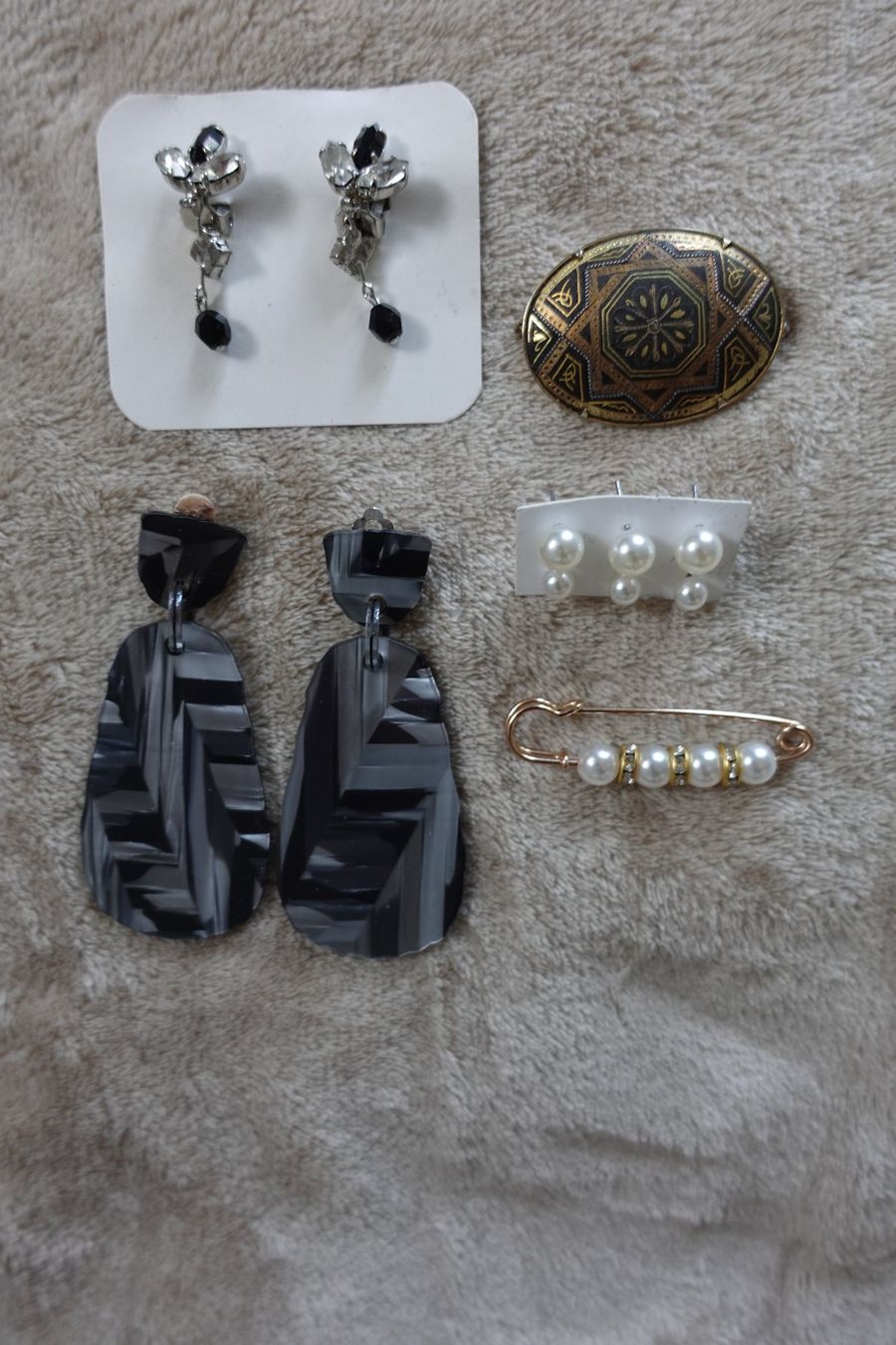 Altri gioielli: 1 schönes 41 teiliges Modeschmuck Set – Usato da rorschach venduto da Babsi64 1