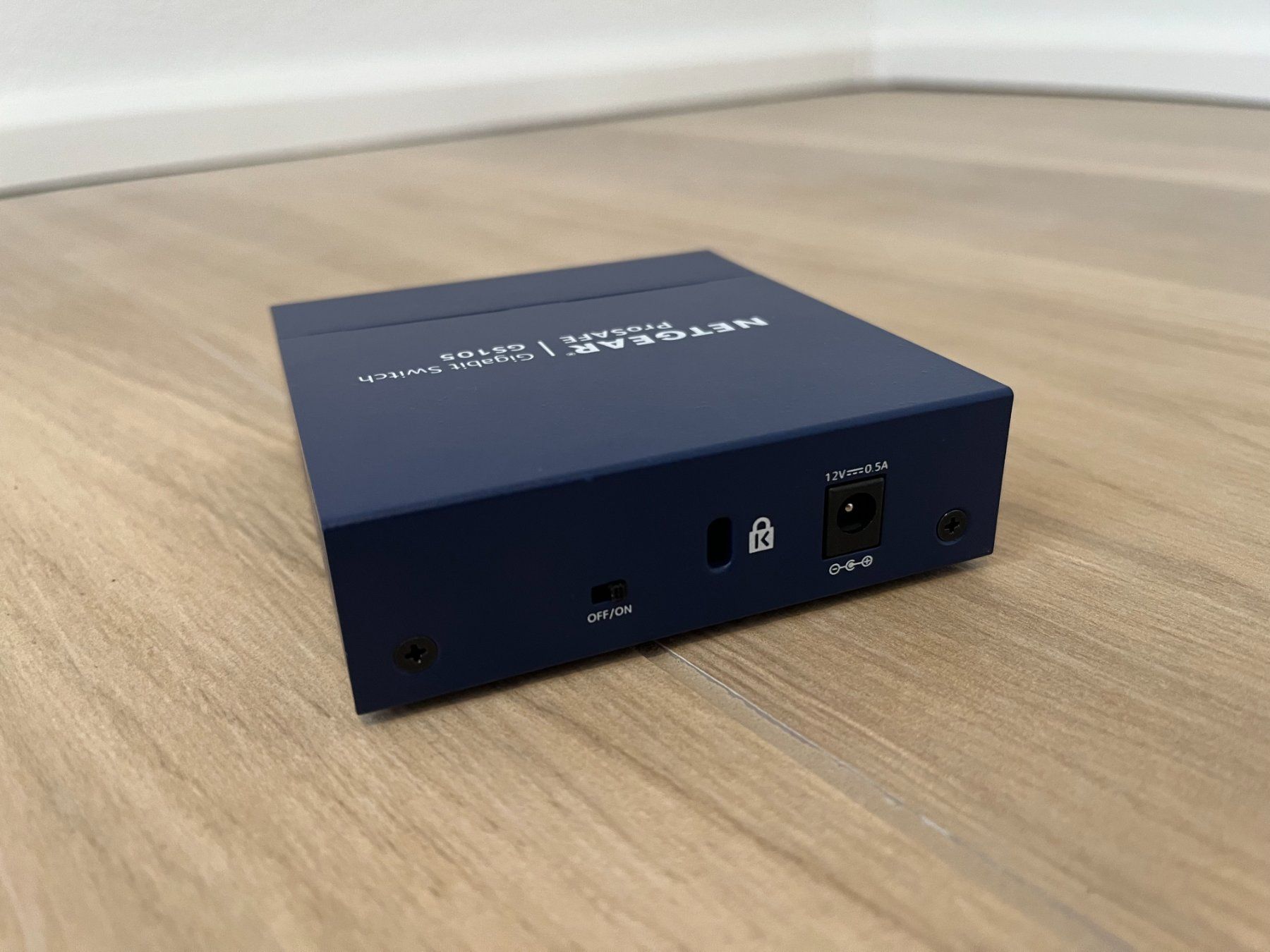 Netgear Hub & Switch: Netgear ProSAFE Gigabit Switch GS105 – Usato da Frauenfeld venduto da Hv 4