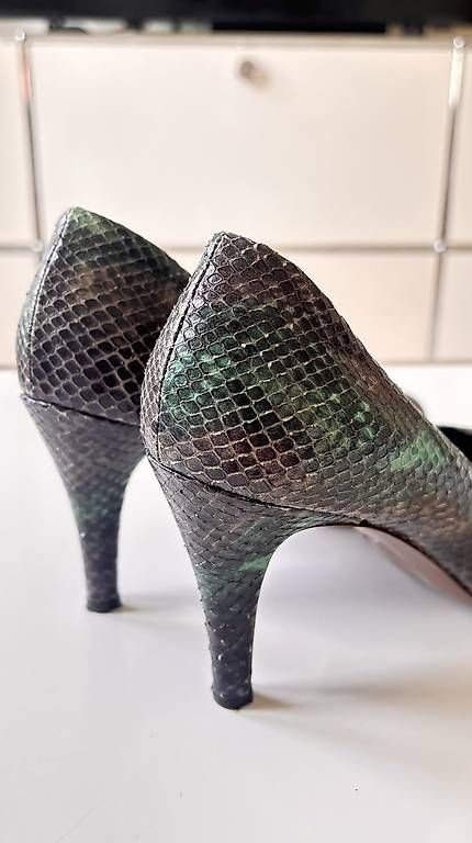 Damenschuhe: NAVYBOOT LEDER-PUMPS IN REPTILOPTIK – Gebraucht aus Zürich von sus_97pd 1