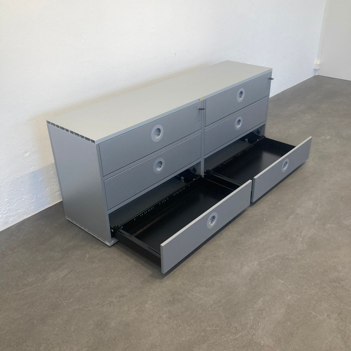 Kommoden: Denz D3 Schubladen-Sideboard Anthrazit - 1600mm - mit – Gebraucht aus Schönenwerd von mcofficeshop 3