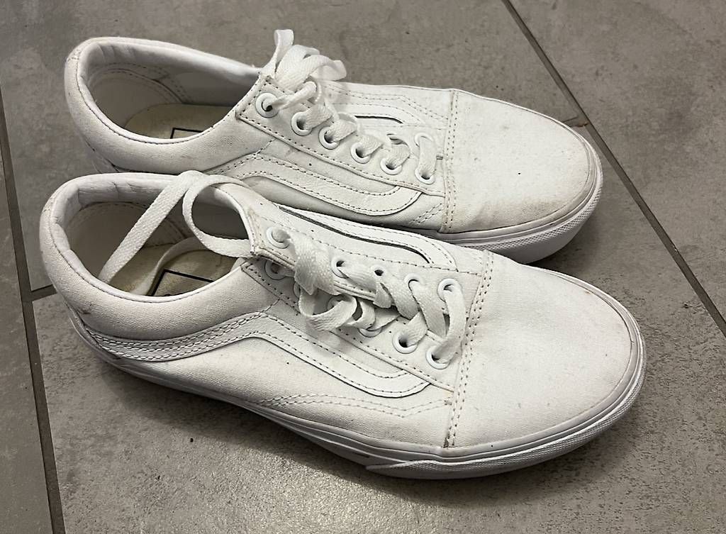 Scarpe da uomo: VANS OLD SKOOL PLATTFORM WEISS – Usato da Zürich venduto da bekkabra 1