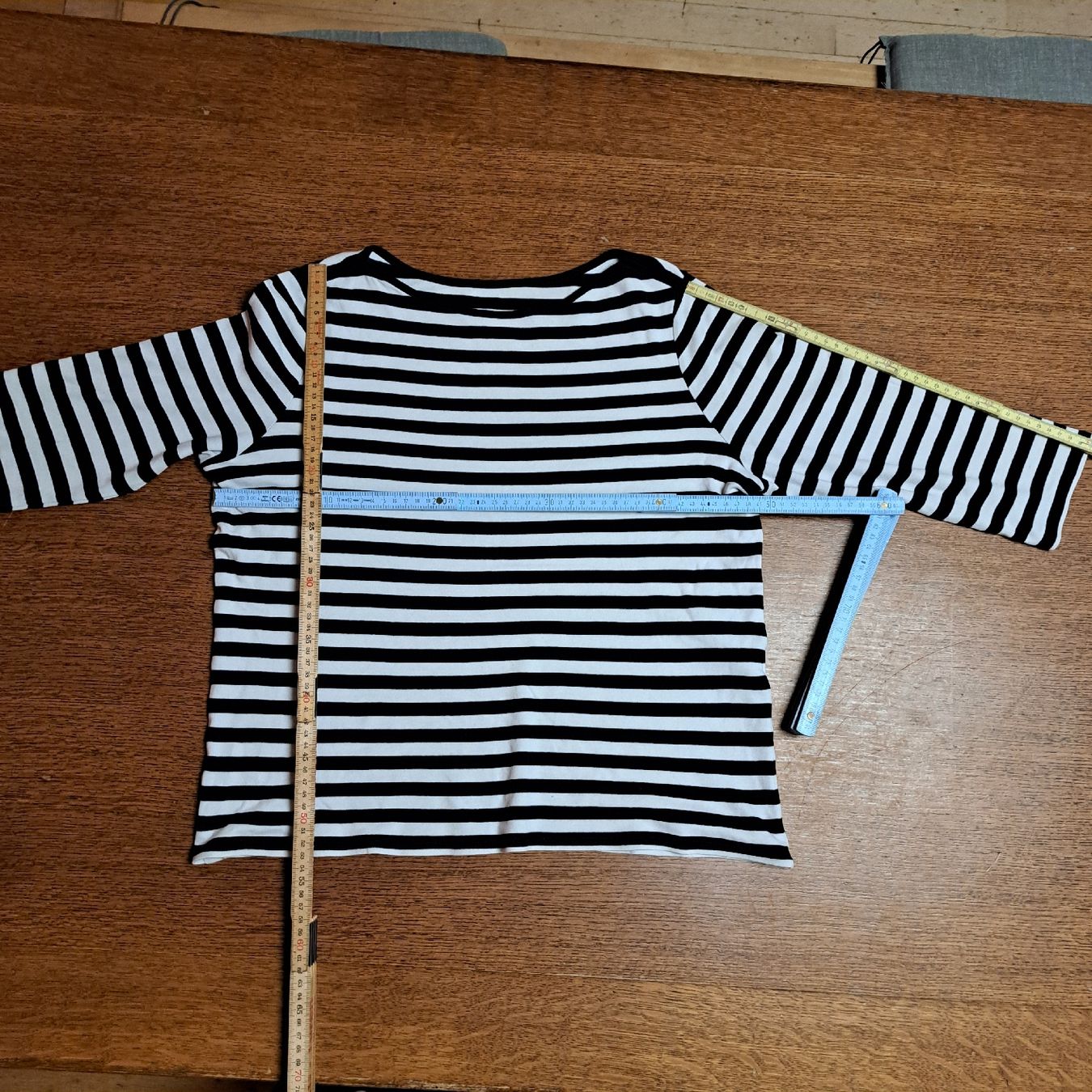 Pullover & Sweatshirts: Pullover/ Shirt – Gebraucht aus Zollikofen von selanaj