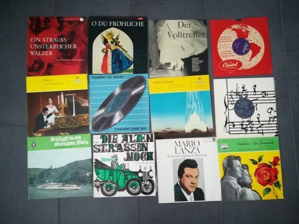 Dischi in vinile: 12 Schallplatten, vinyl, 33rpm – Usato da Russikon venduto da wanda2006