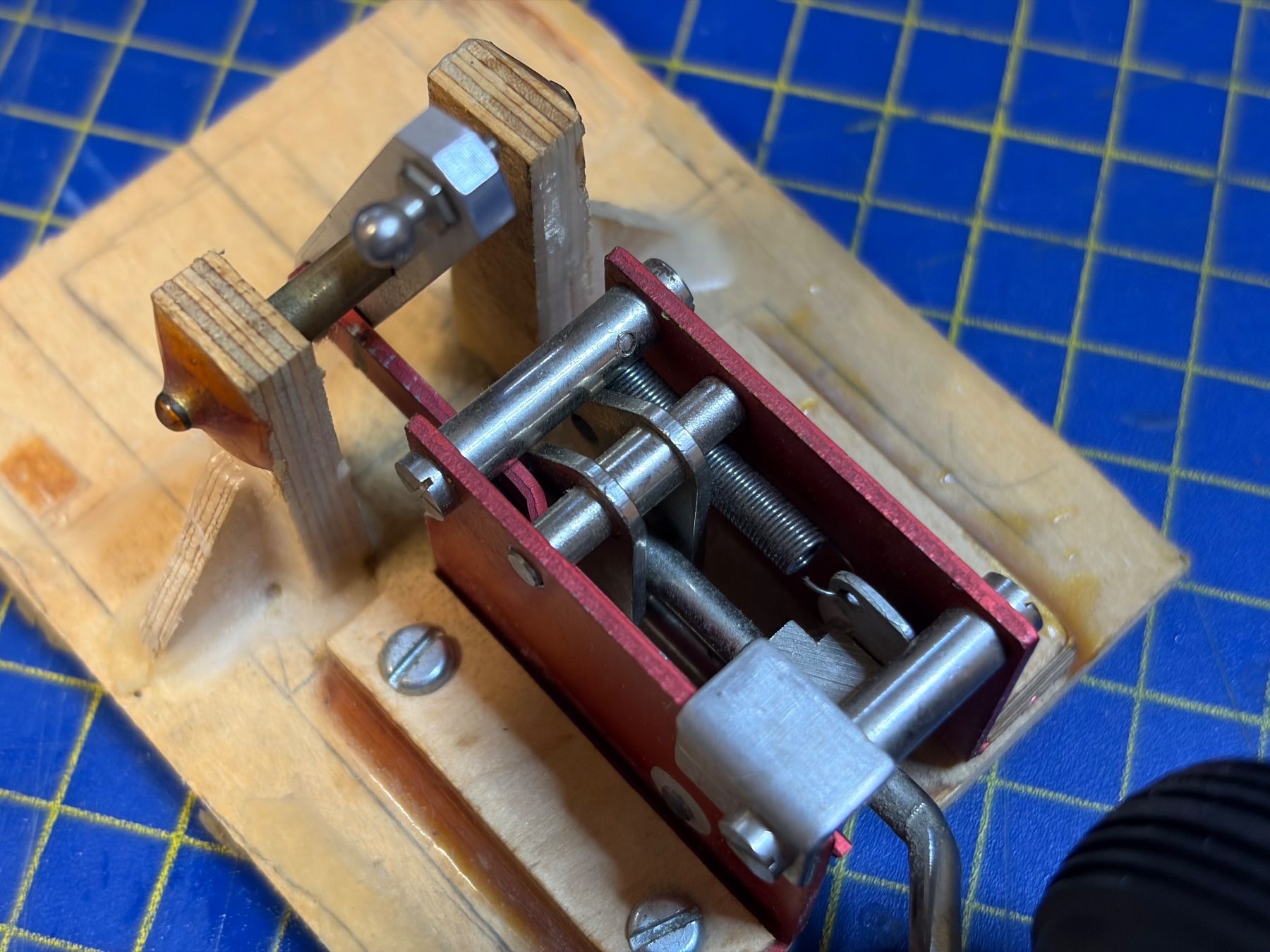 Modellismo RC: Segelflieger Einziehfahrwerk – Usato da Glattbrugg venduto da Olio7 3