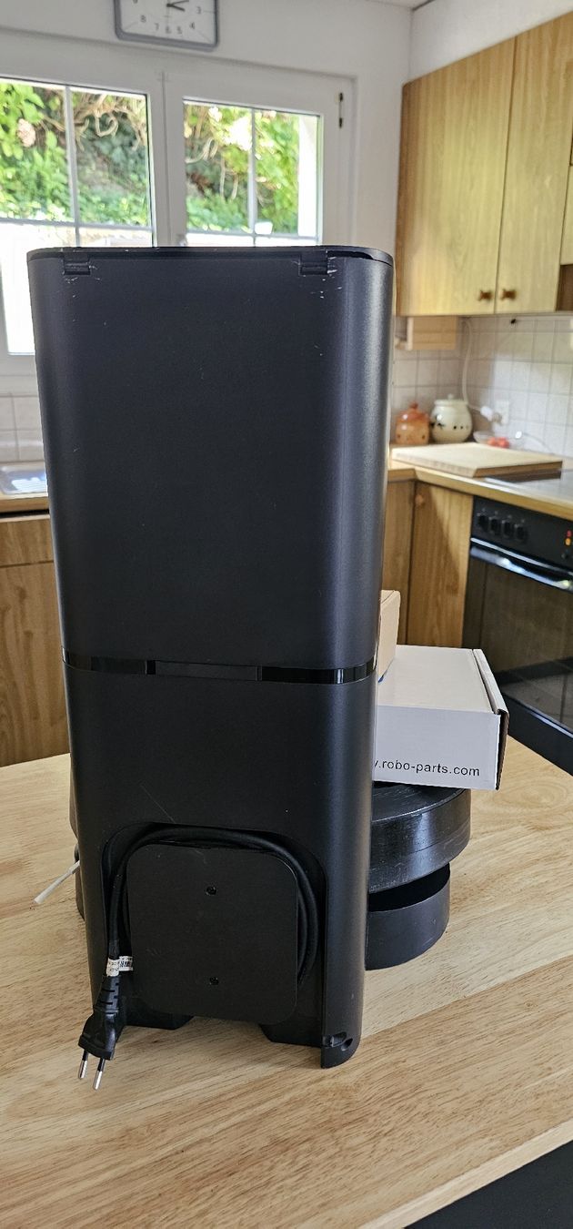 Irobot Aspirapolveri & Accessori: Roomba i7 – Usato da Azmoos venduto da Jadejo 7