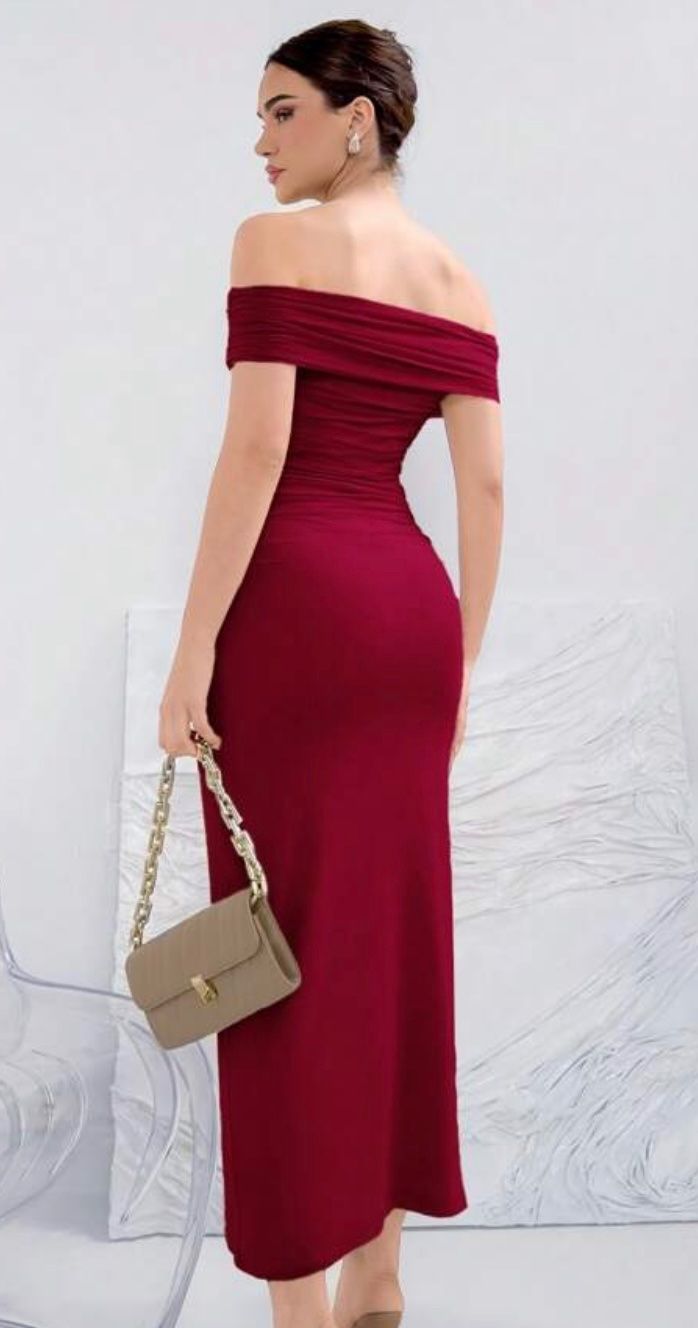 Vestiti: Kleid in Bordeau Rot Grösse S – Nuovo (secondo la descrizione) da Spreitenbach venduto da Webtempel 1