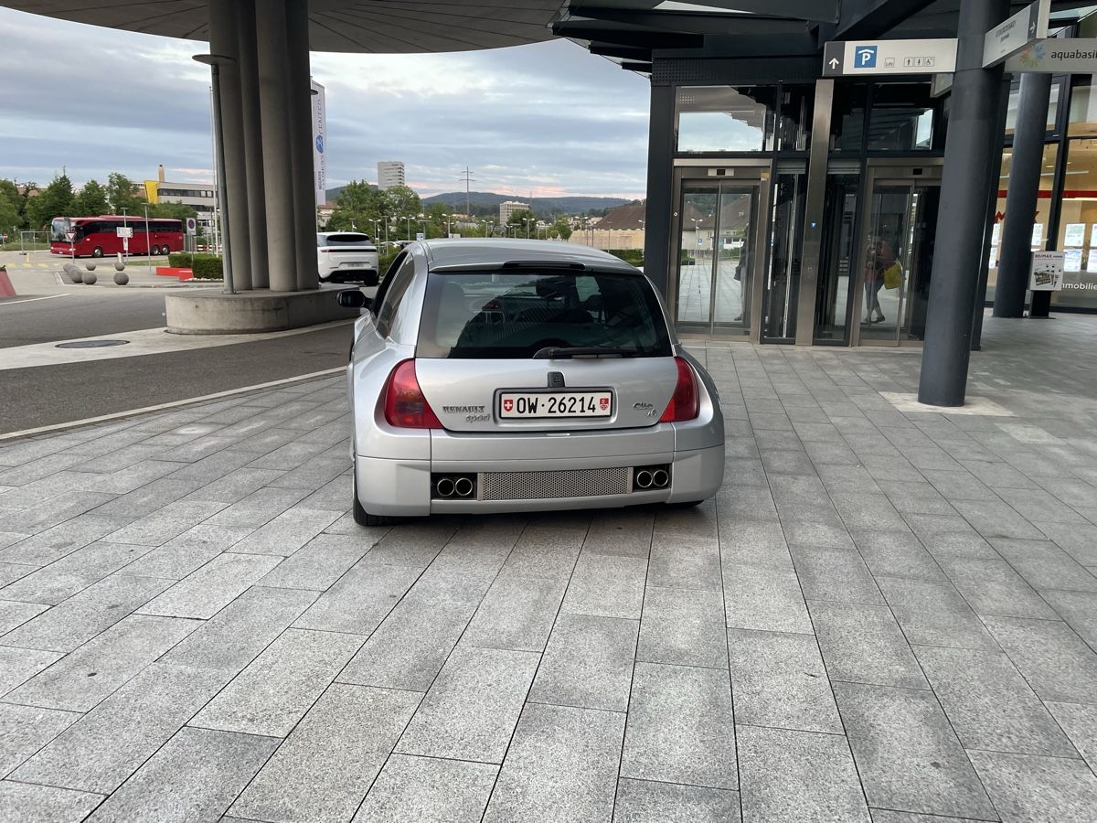 Renault Autos: Clio V6 – Neuf (Voir description) à Engelberg par Tieger3