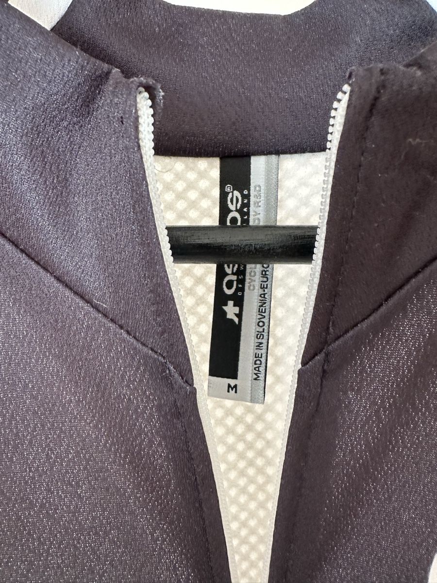 Assos Canottiere & Pantaloni: Maillot cyclisme Mille été Taille M - Black/White – Usato da Lugnorre venduto da Steph_4 1