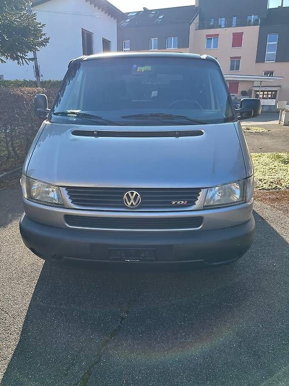 Veicoli da campeggio: VW T4 Inkl. Innenausbau – Usato da Schenkon venduto da Icehockeyaner95 1