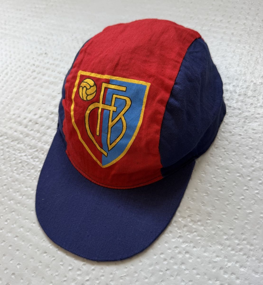 FC Bâle Chapeaux, bonnets & casquettes: Fc Basel Cap Logo alt Rot Blau – D'occasion à Füllinsdorf par hae_gt9l 1