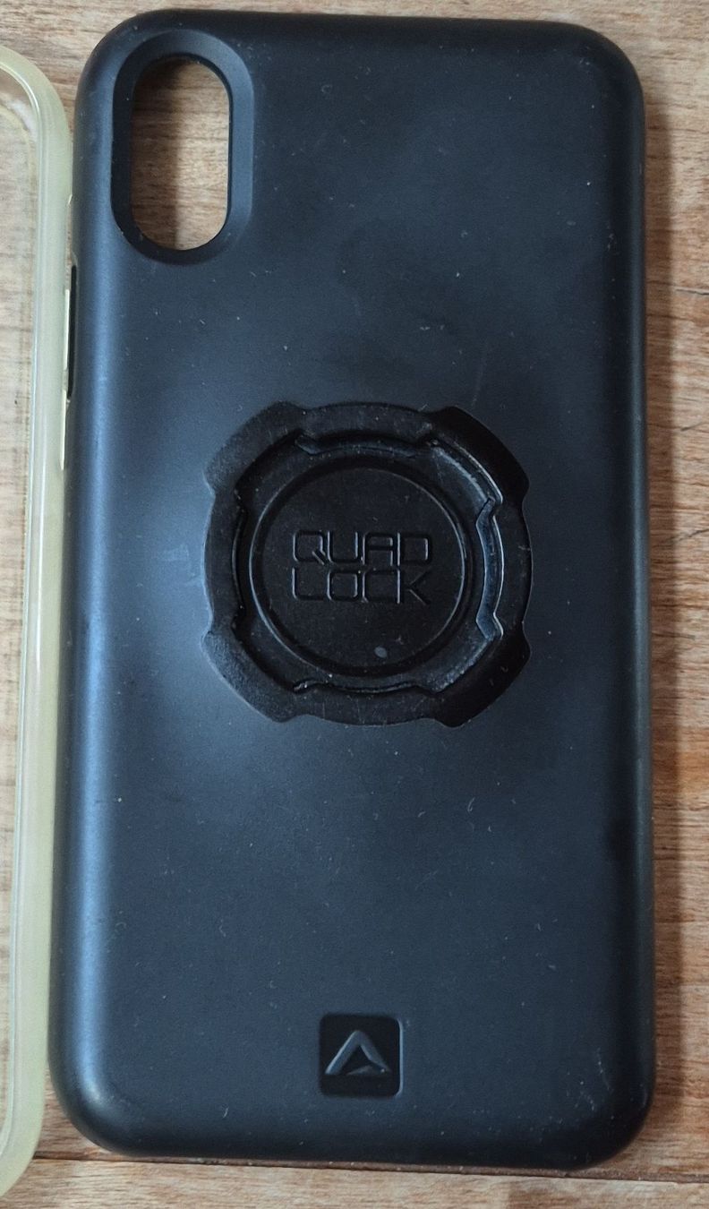 Quad Lock Coques & Protection écran: Quad Lock Handy Hülle iPhone XS schwarz – D'occasion à Oberwil-Lieli par MaurusRe