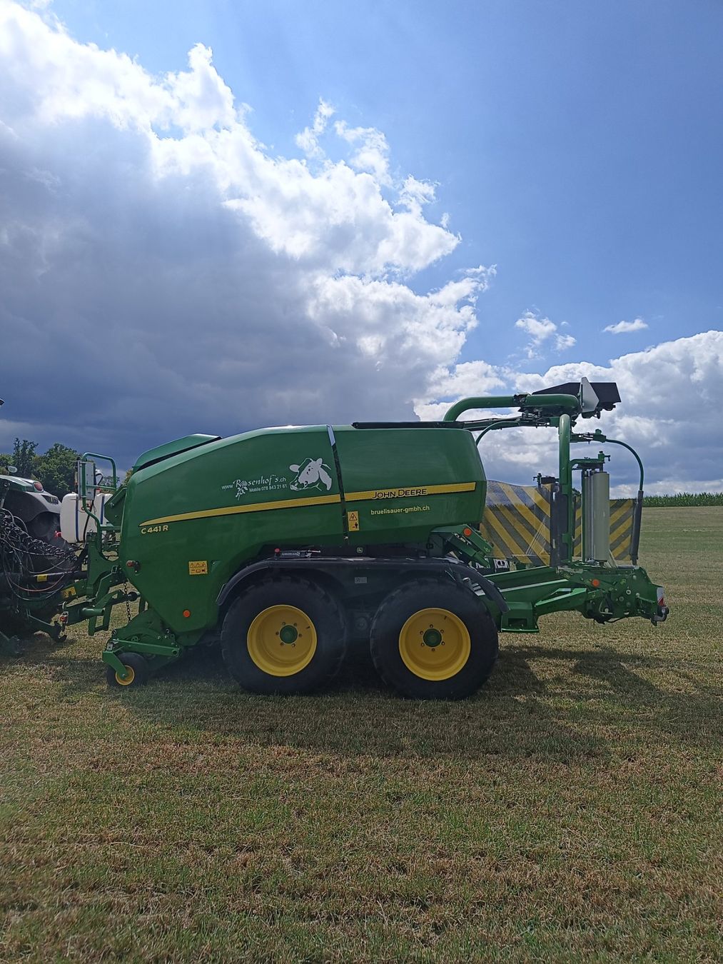 Traktoren: John Deere 441R – Gebraucht aus Sulgen von ROSENHOF02