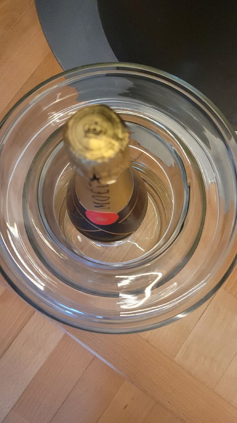 Altro: Champagnerkühler aus Glas mit Moet 0,75 Fl – Usato da Horgenberg venduto da Klatschmohnmaria 2