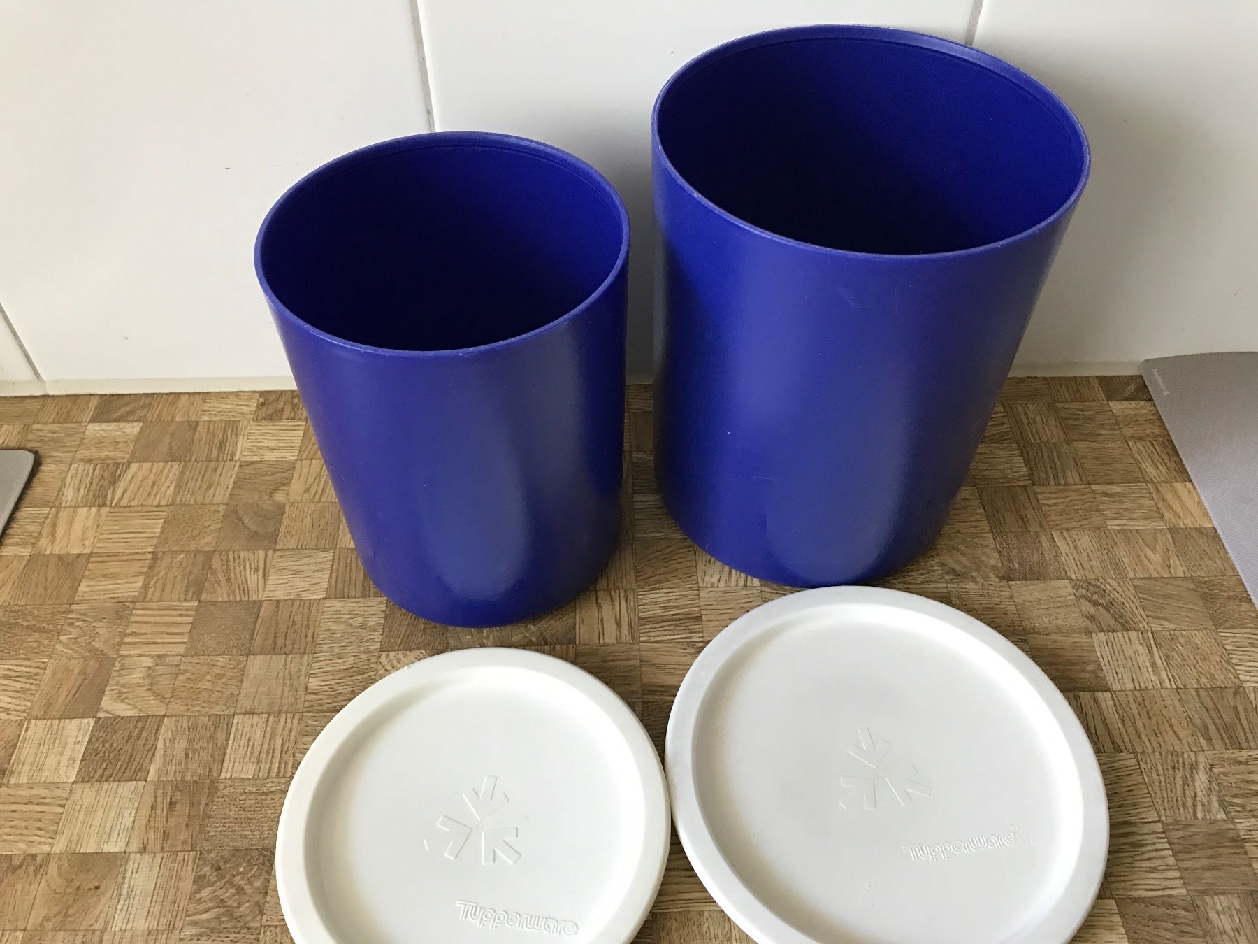 Tupperware Recipients et similaires: Tupperware, 2 Behälter, Vorratdosen – D'occasion à Birmensdorf ZH par Hilhan 1