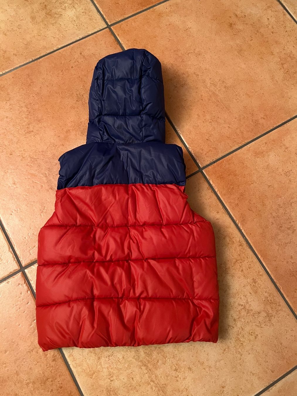 Jacken & Mäntel: Cooles Gilet Grösse 104 – Gebraucht aus Schmitten FR von FAJost 1