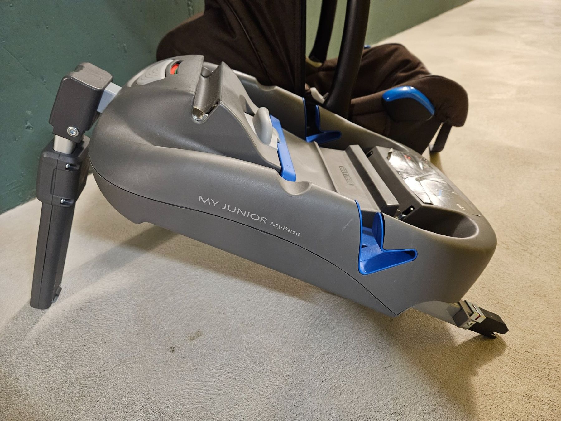 Seggiolini per auto: MyJunior Babyschale mit Isofix Base – Usato da Zürich venduto da Jo.Be. 3
