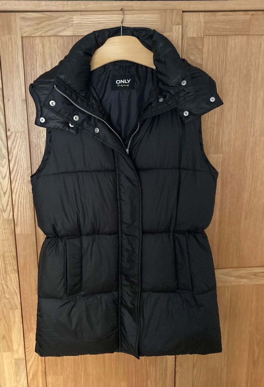 Only Gilets: ONLY Steppweste schwarz Gr.M NEU – Neuf (Voir description) à Schüpfheim par Seerose80 2