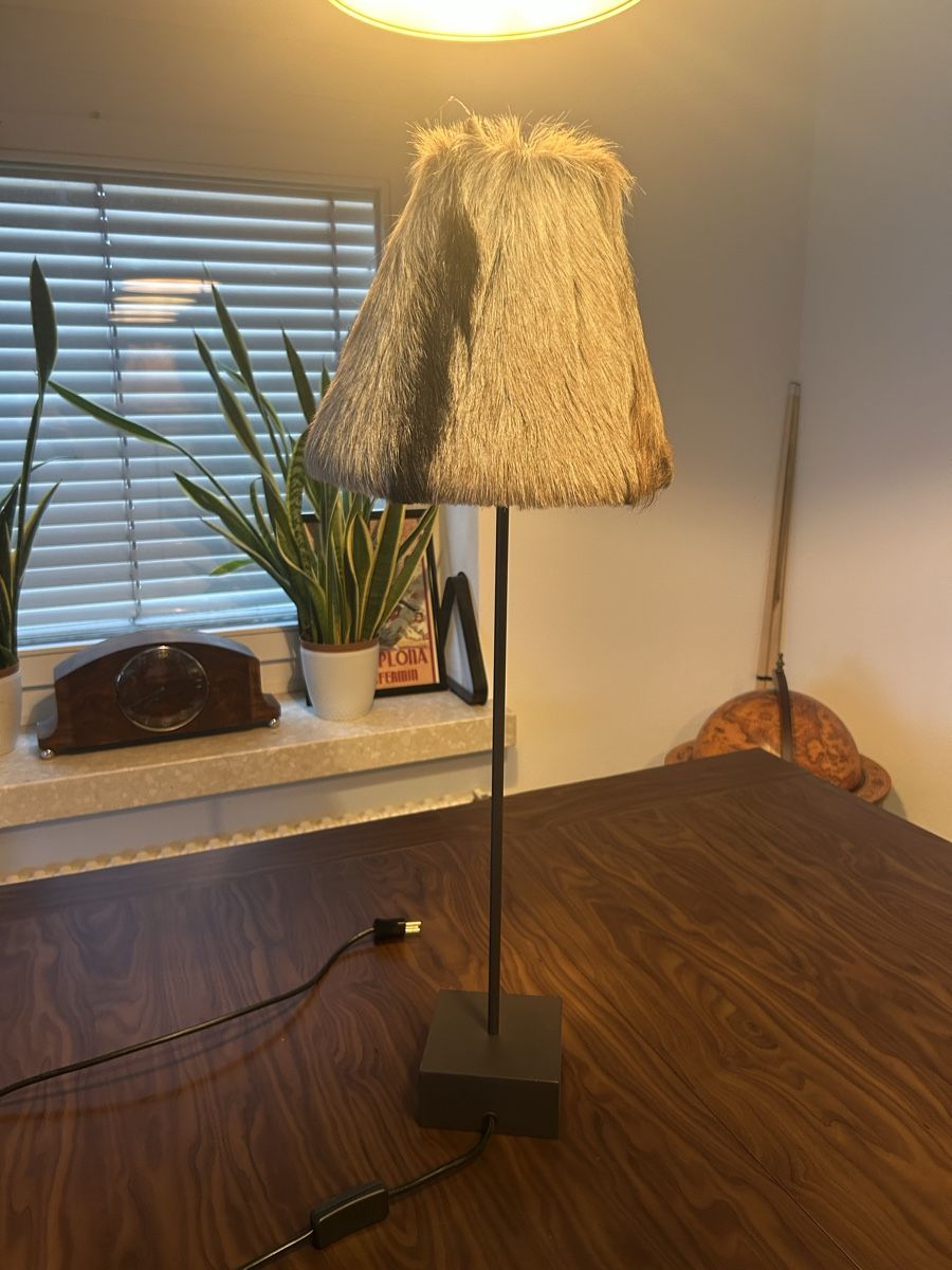 Lampen: Unique Fur Lampshade Table Lamp – Gebraucht aus Stäfa von mic.walo