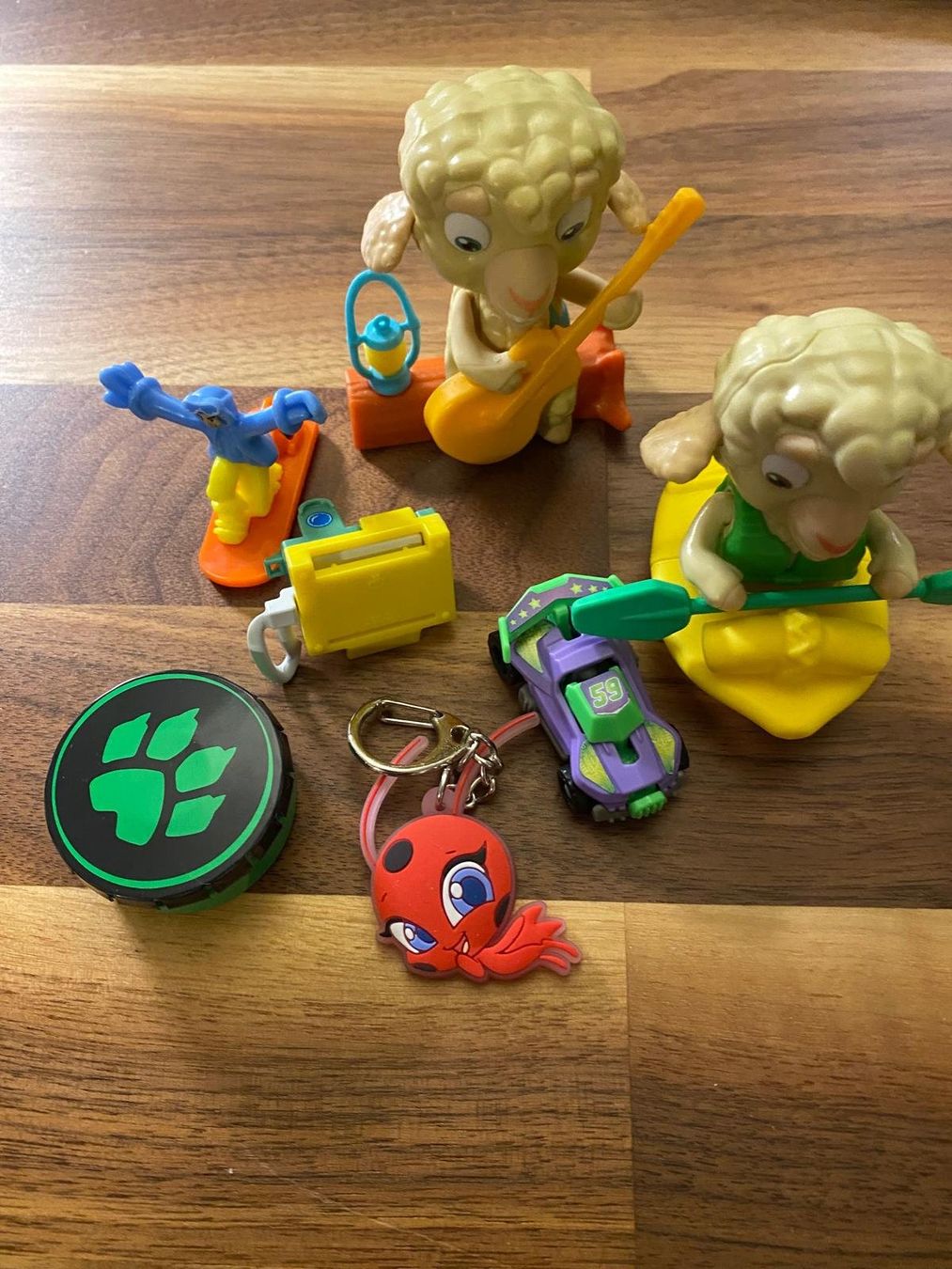 Giocattoli: Kinder Überraschung Figuren Set – Usato da Zürich venduto da luc_z8d5