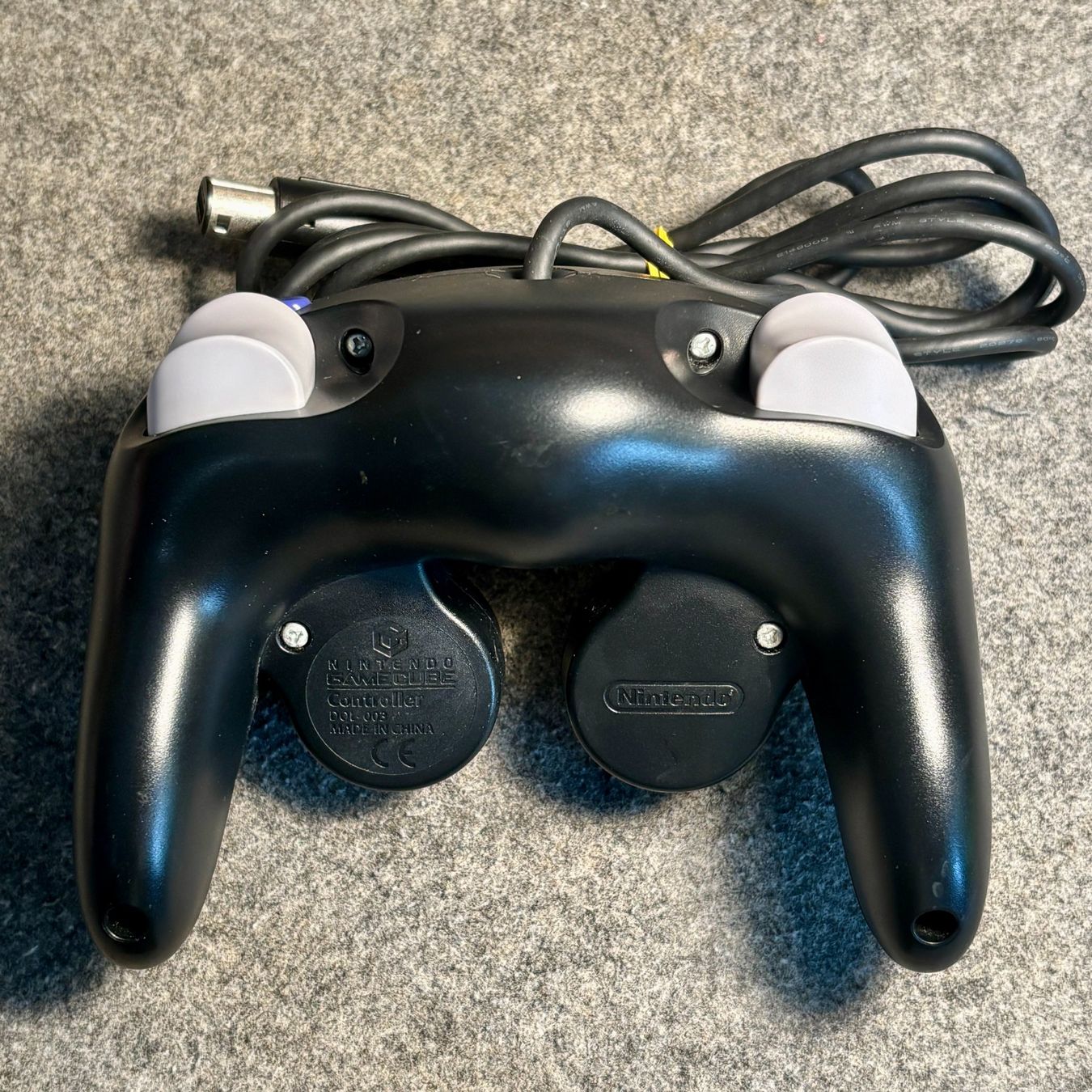 Nintendo Manettes: Gamecube Controller Original Schwarz – D'occasion à Mollis par GamingCorner 1