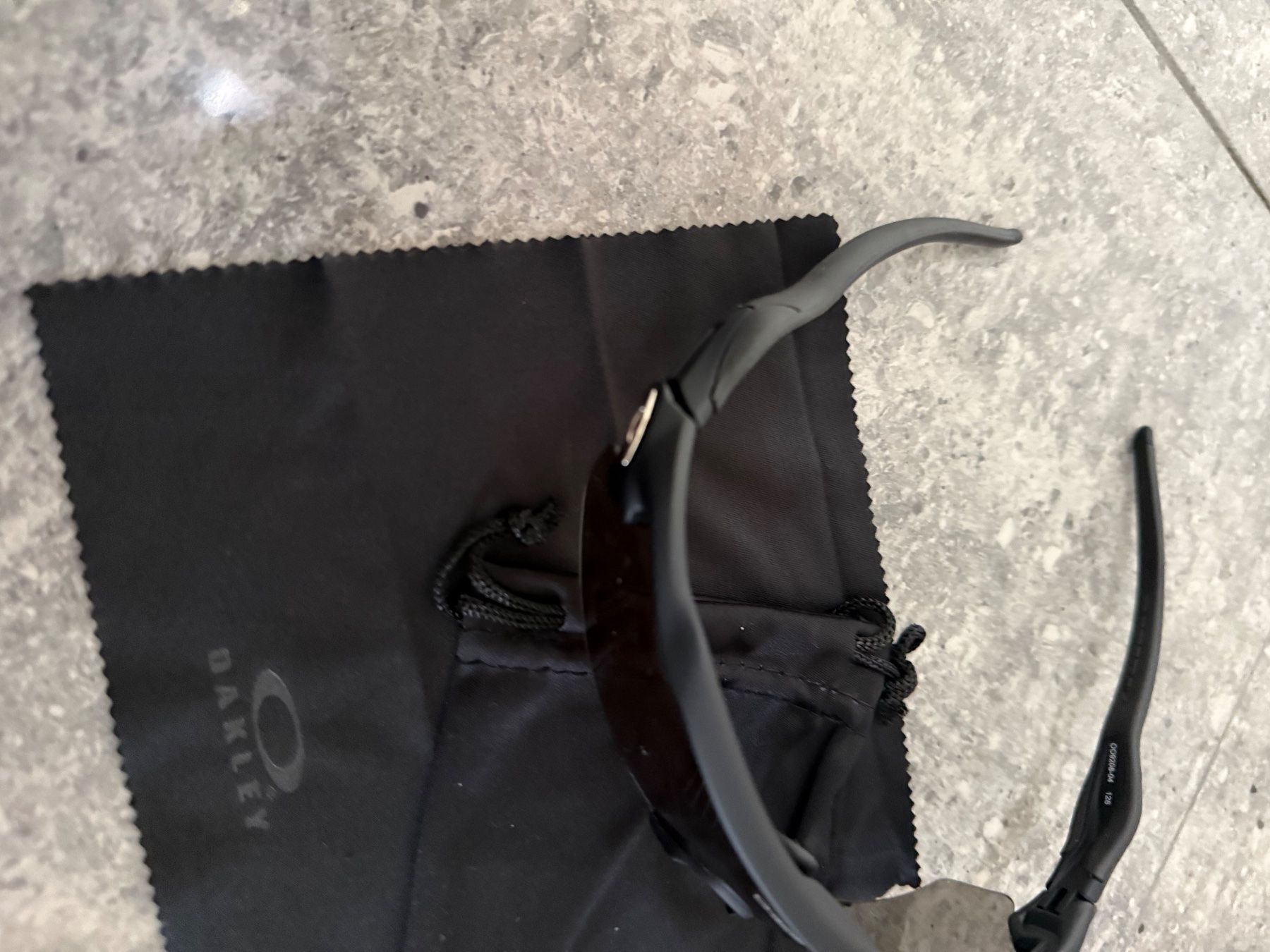 Oakley Brillen & Gläser: Oakley Radar EV Path Schwarz – Gebraucht aus Allschwil von Loriclothes 3