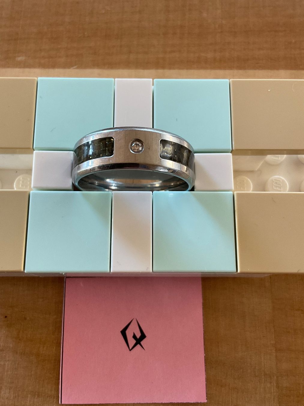Anelli: Fingerring aus Stahl und Carbon mit Strass – Usato da Rümlang venduto da Sambas19