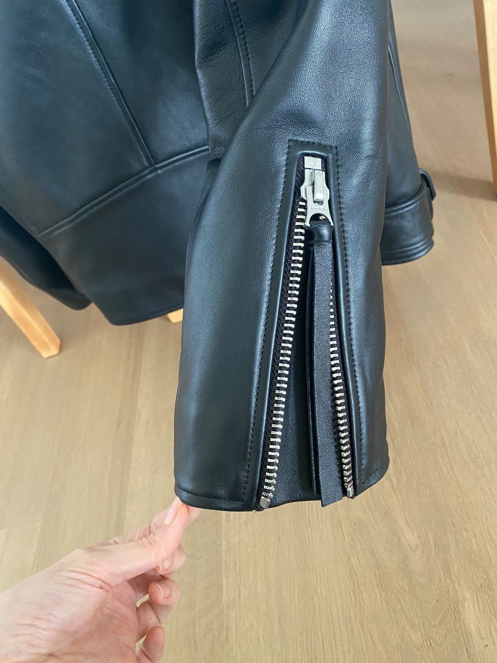 Acne Studios Vestes: Acne Studios Leather Jacket Classic cut – D'occasion à Wettswil par Shurupikru 1